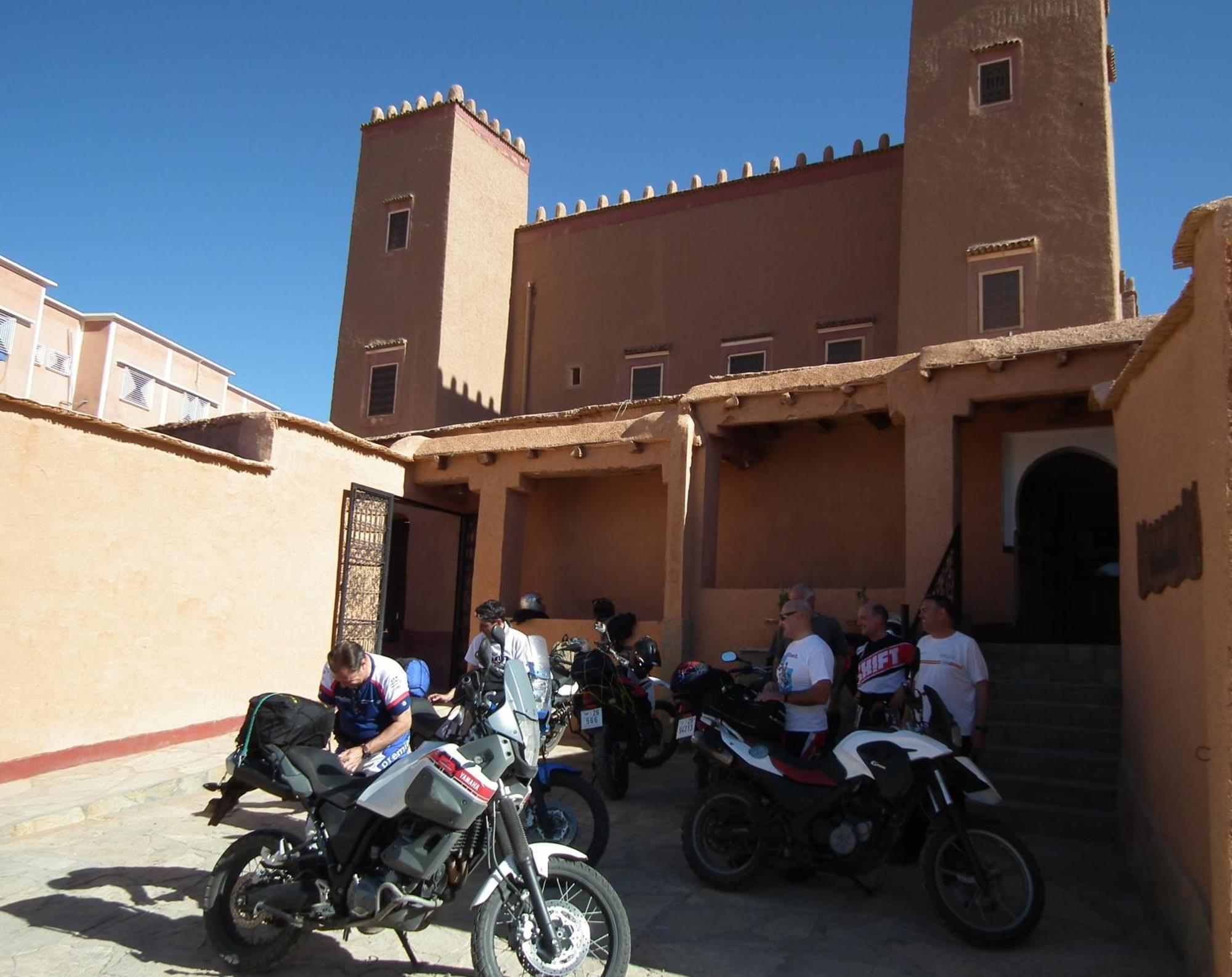 Hotel Tomboctou Tinghir Bagian luar foto